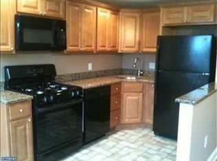 1018 Poplar Ave, Glenolden, PA 19036