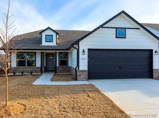 1817 E Van Buren St, Broken Arrow, OK 74011