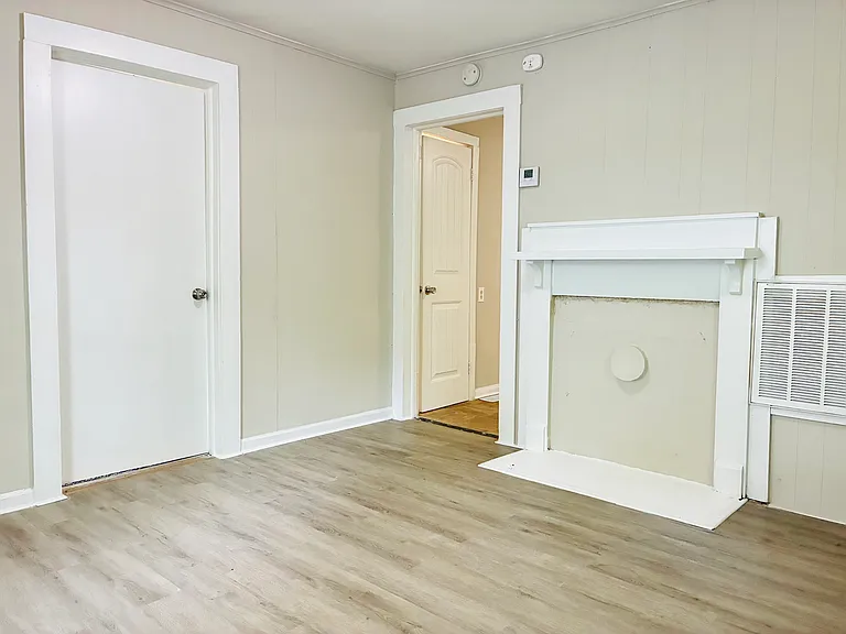 308 W Sullivan St — Photo 5