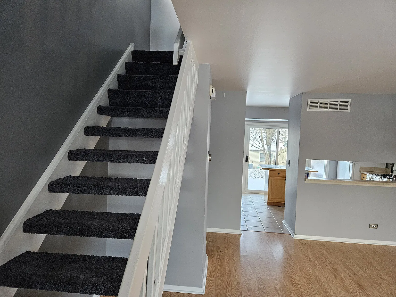 2 bed, 1.5 bath, 1237 sqft, $1,850 — Photo 3
