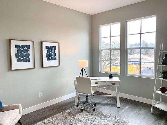 4th image of 14 Oak Knoll Ct #5DB2RZ