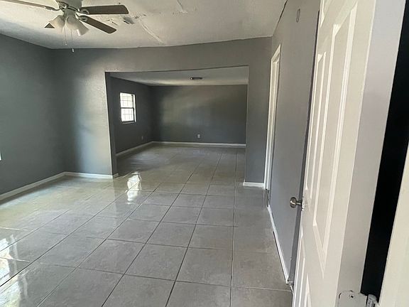 4th image of 3202 E 10th Ave