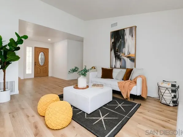 4635 Briar Ridge Rd, Oceanside, CA 92056