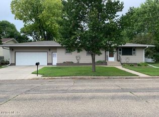 729 C Ave NE, Watertown, SD 57201