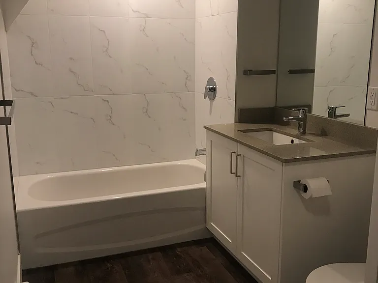 1539 Comox St #33 — Photo 8