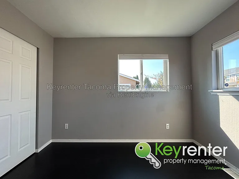 221 Sunset Dr — Photo 8
