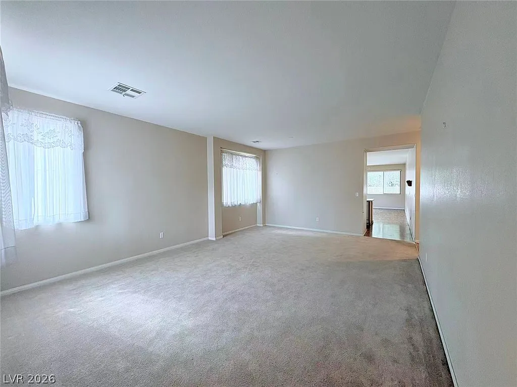 3 bed, 2.0 bath, 1582 sqft, $1,980 — Photo 3