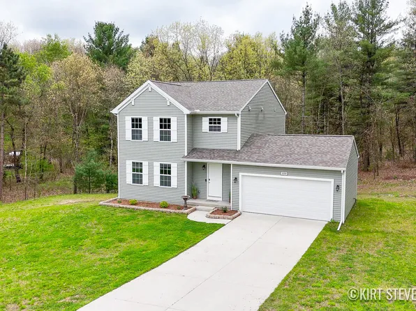 1690 Ryan Woods Dr, Allegan, MI 49010