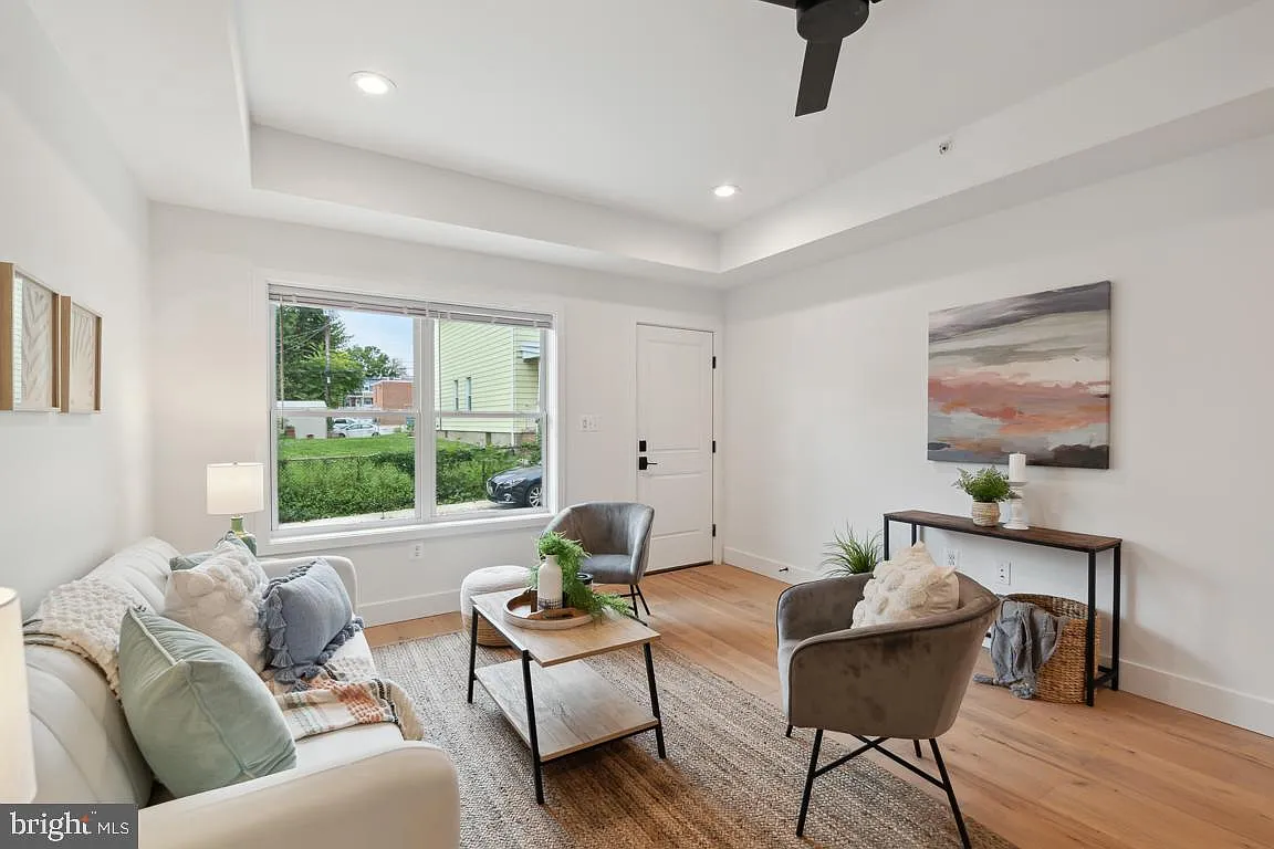 4 bed, 4.5 bath, 2268 sqft, $3,750 — Photo 2
