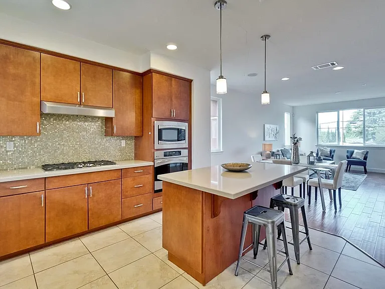 1056 Duane Ct — Photo 13