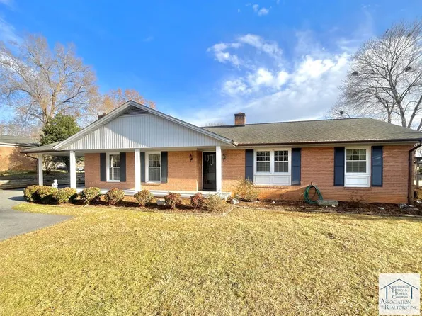 1003 Valient Ln, Martinsville, VA 24112