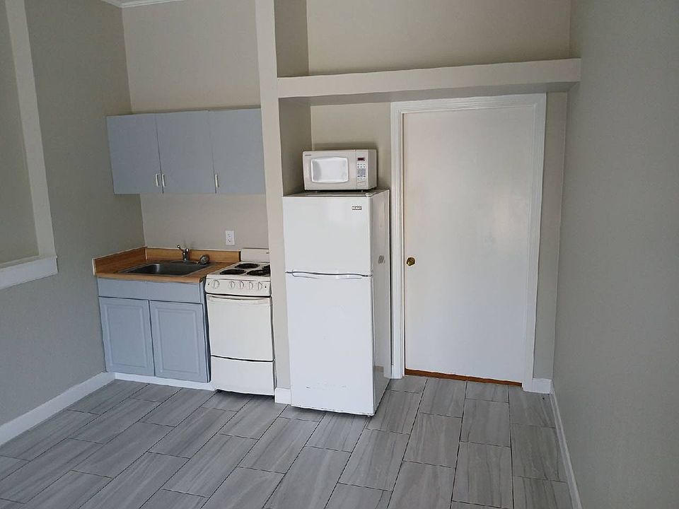 1st image of 75 Tanglewood Ct