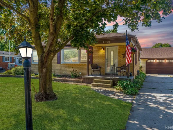 2399 Briggs St, Waterford, MI 48329