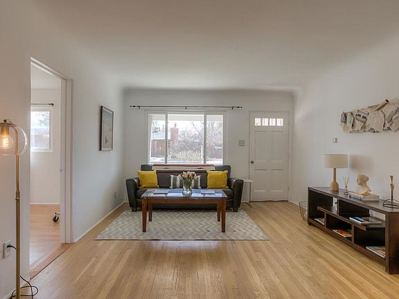 3rd image of 309 Morningside Dr NE