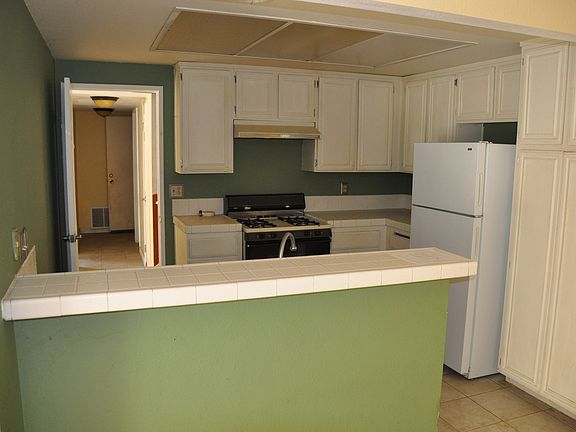 3rd image of 857 Encino Pl