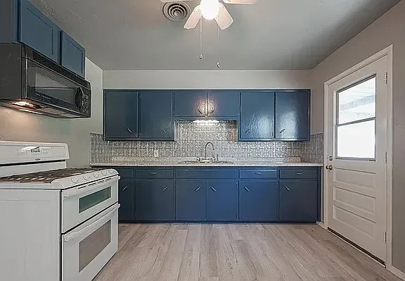 2325 Mustang St — Photo 7