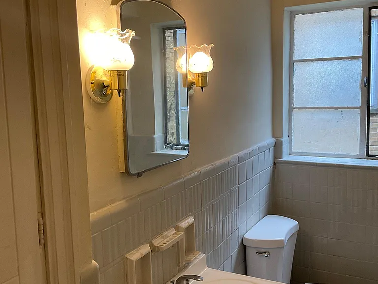 1117 Clearbrook Dr #1 — Photo 3