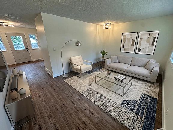 5th image of 107 W Harrier St