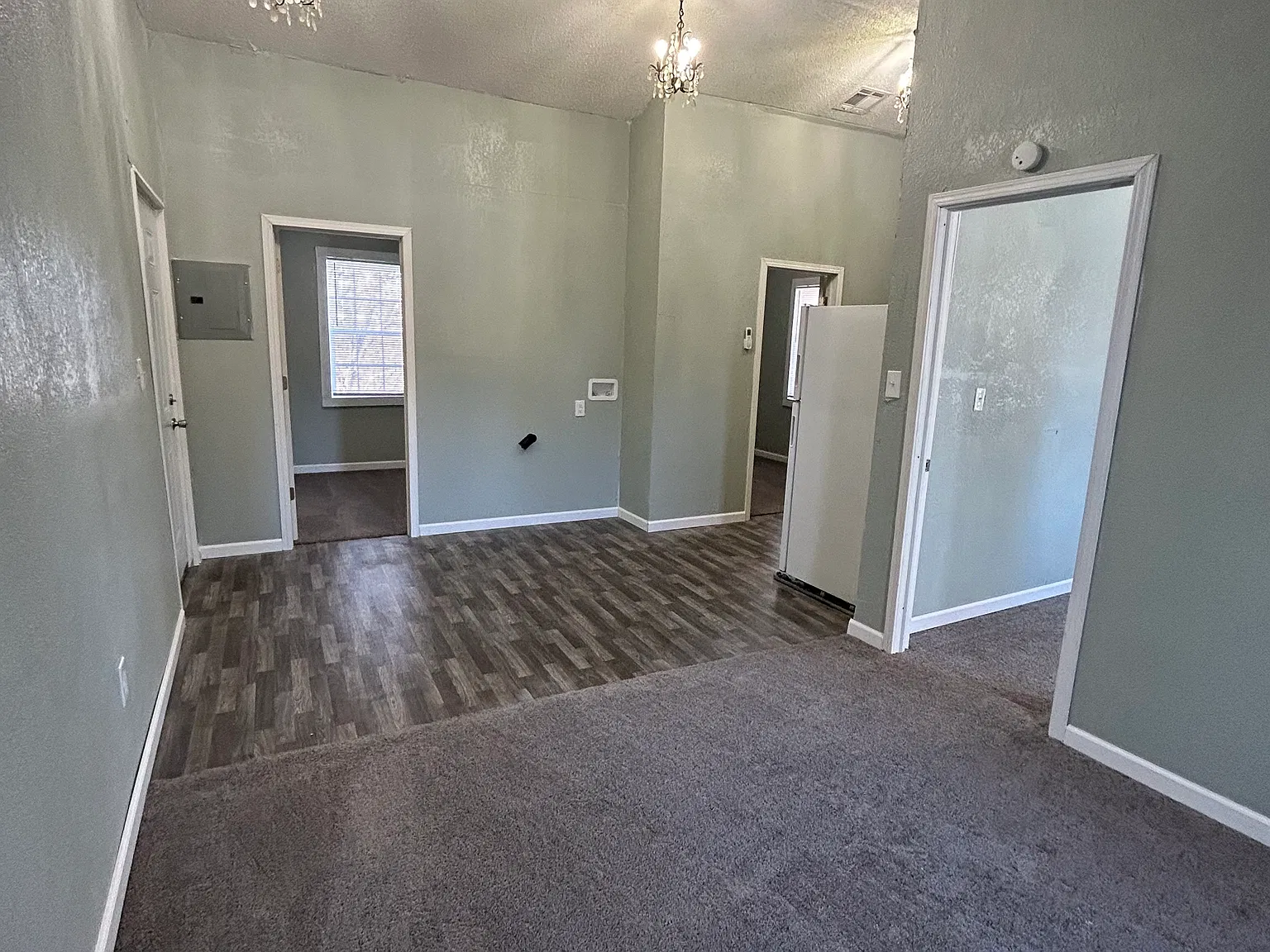 3 bed, 800 sqft, $1,195 — Photo 1