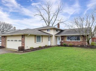 25107 Mitchell Dr, North Olmsted, OH 44070