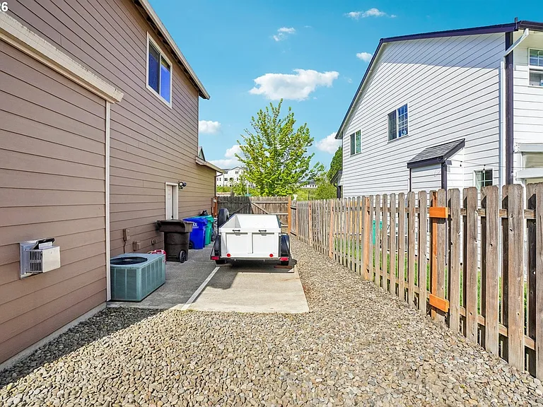 286 SE Condor Dr — Photo 42