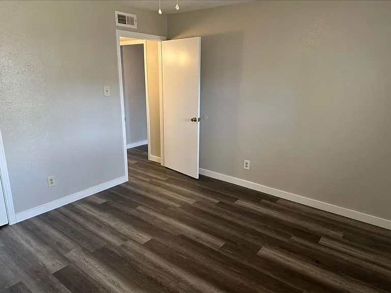 5726 Marina Dr #13 — Photo 4