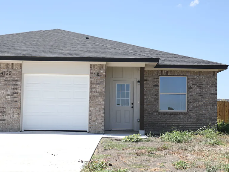 4125 Long Creek Ln #B — Photo 1