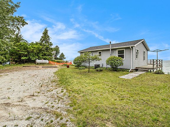 5th image of 3143 N Lakeshore Dr