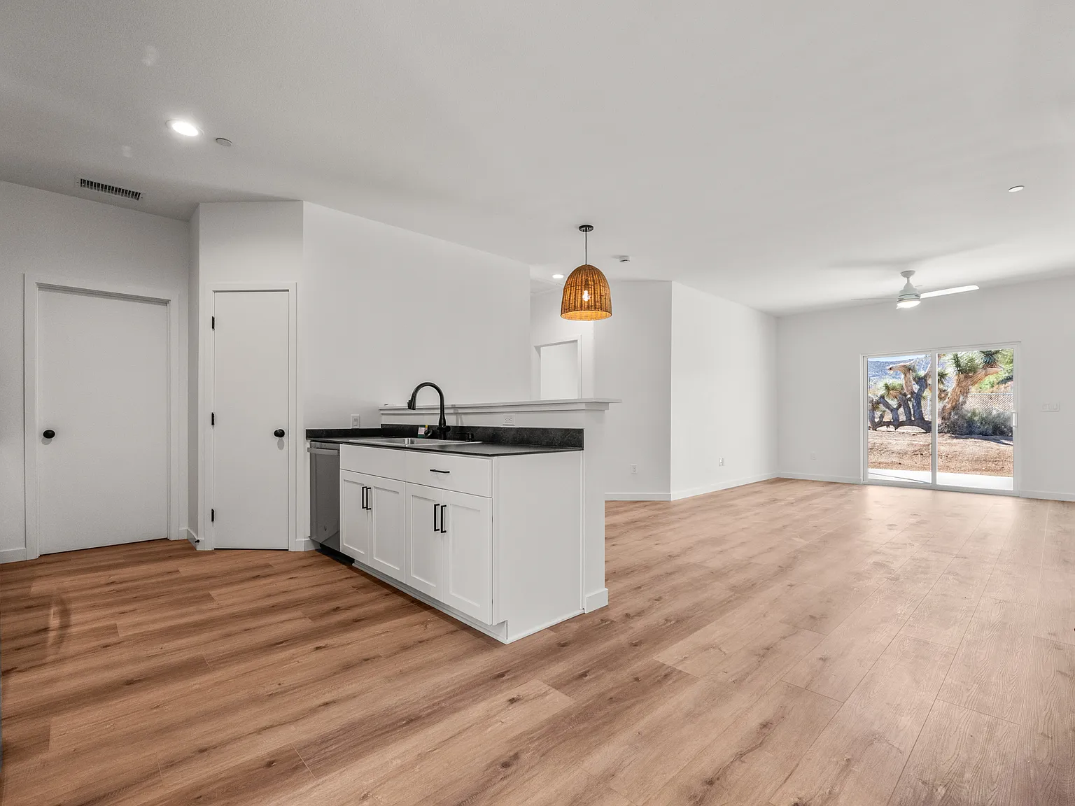 4 bed, 1500 sqft, $2,200 — Photo 3
