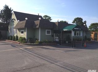 668 S Country Rd, E Patchogue, NY 11772