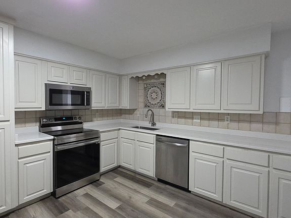 3rd image of 2713 Wallin Dr