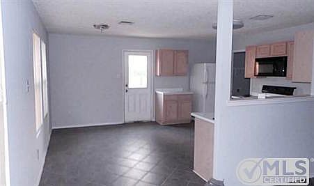 1st image of 2236 White Oak Dr