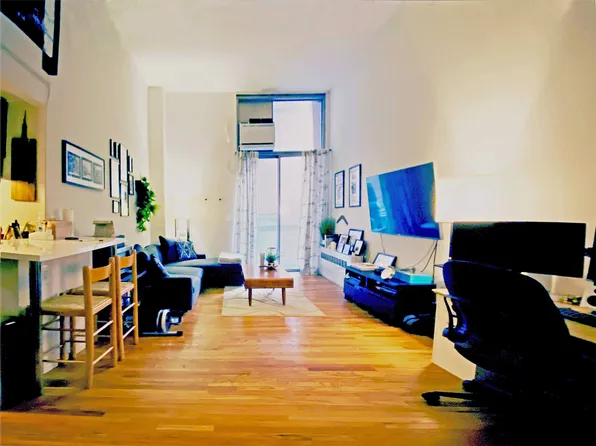 184 Thompson Street image 1 of 15