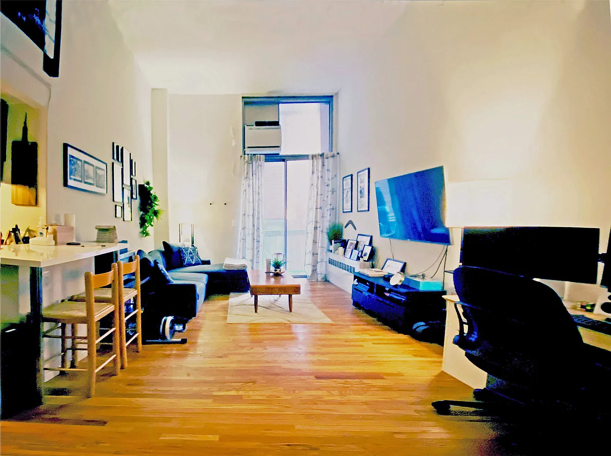 Building Photo - 184 Thompson St #1W