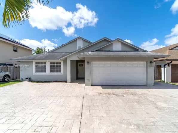 19060 NW 77th Ct, Hialeah, FL 33015