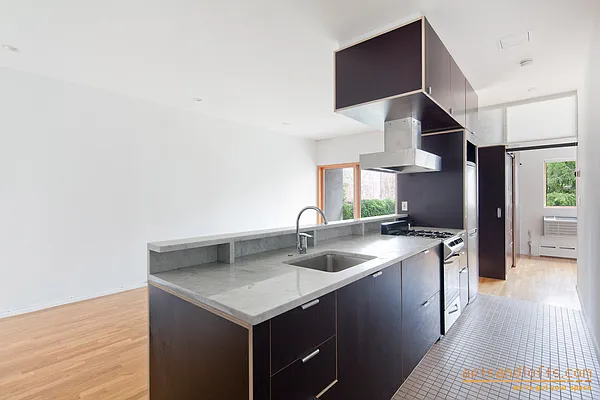 Rented by aptsandlofts.com | media 13