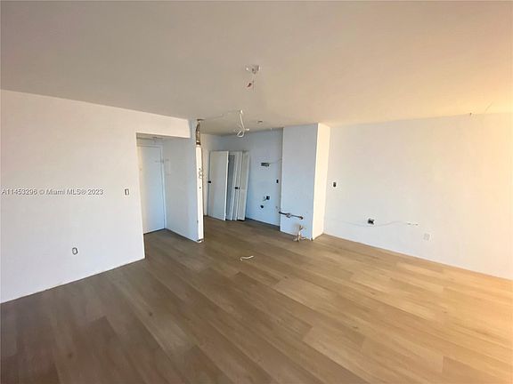 5th image of 2899 Collins Ave APT 1529