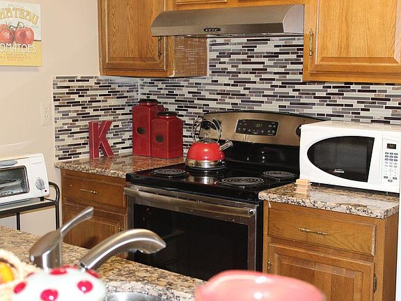 3rd image of 612 Aspen Dr #612