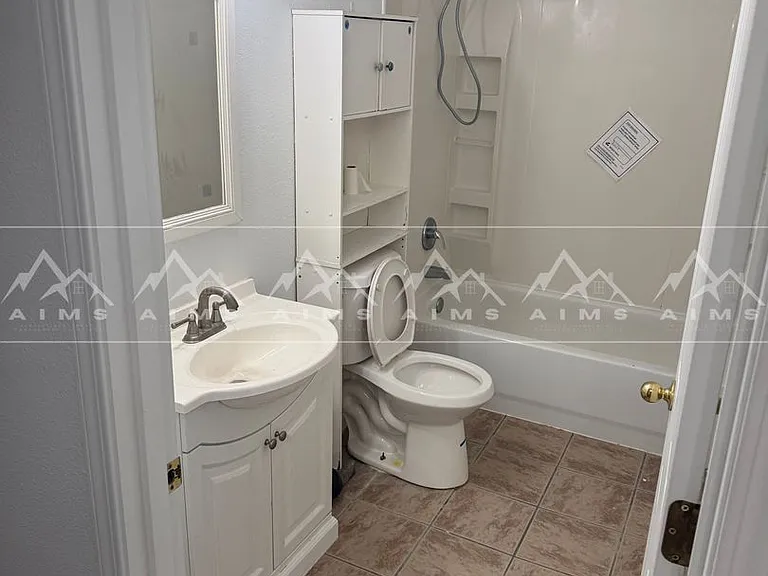 1435 Denali St — Photo 12