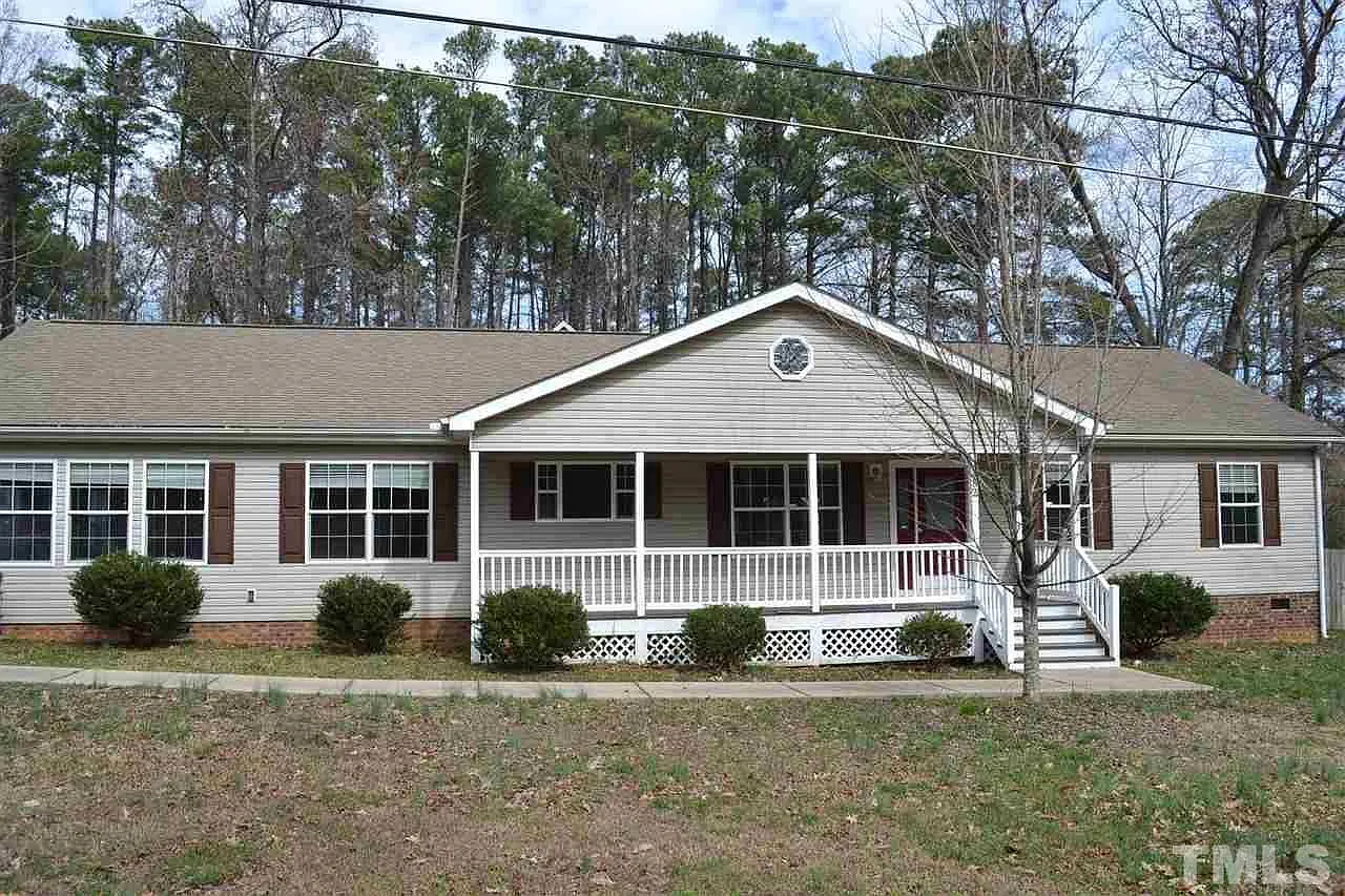 4 bed, 2.0 bath, $2,600 — Photo 2