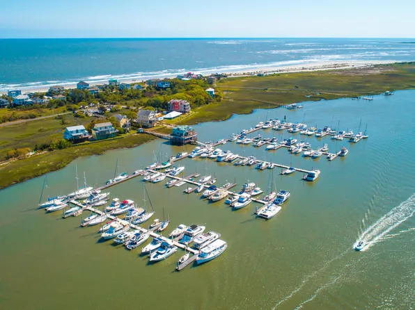 67 9th St #B-4, Folly Beach, SC 29439