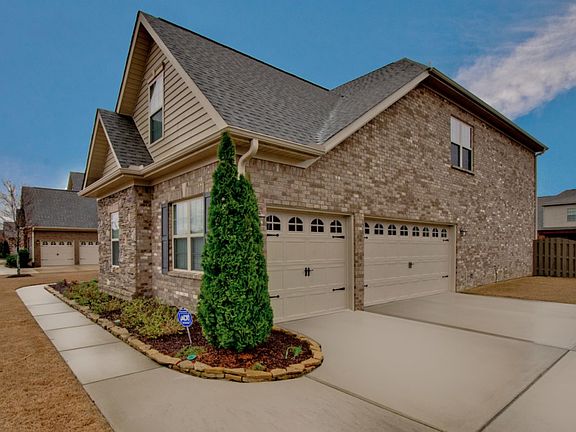 2nd image of 3011 Laurel Cove Way SE