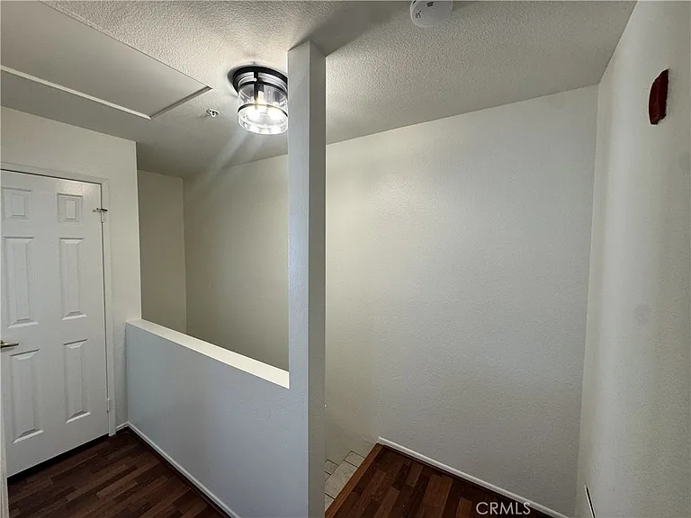 201 Laurel Ave — Photo 17