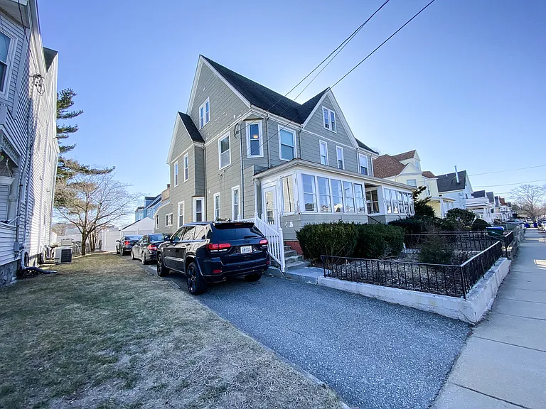101 Magoun Ave #101 — Photo 23