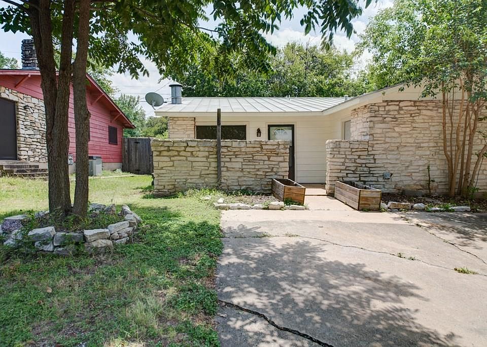 1st image of 2311 Montclaire St
