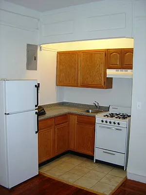 Rented by City Connections Realty | media 8