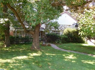 7700 Doe Ln, Glenside, PA 19038