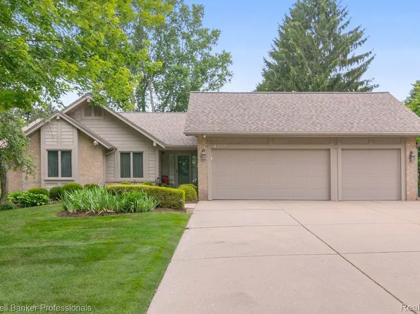 42012 Pon Meadow Dr, Northville, MI 48168