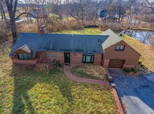 5621 NE Lake Dr, Kansas City, MO 64118
