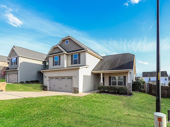 3rd image of 412 McCarthy Dr